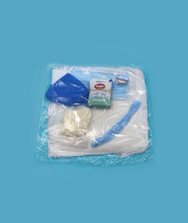 Prémium Látogatói csomag - Arcmaszk, köpeny, hajháló, lábzsák, gumikesztyű, kézfertőtlenítő kendő - OneSize